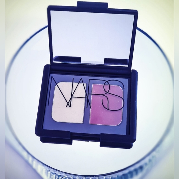 NARS Cream Eyeshadow Duo in "Camargue" - Picture 3 of 3